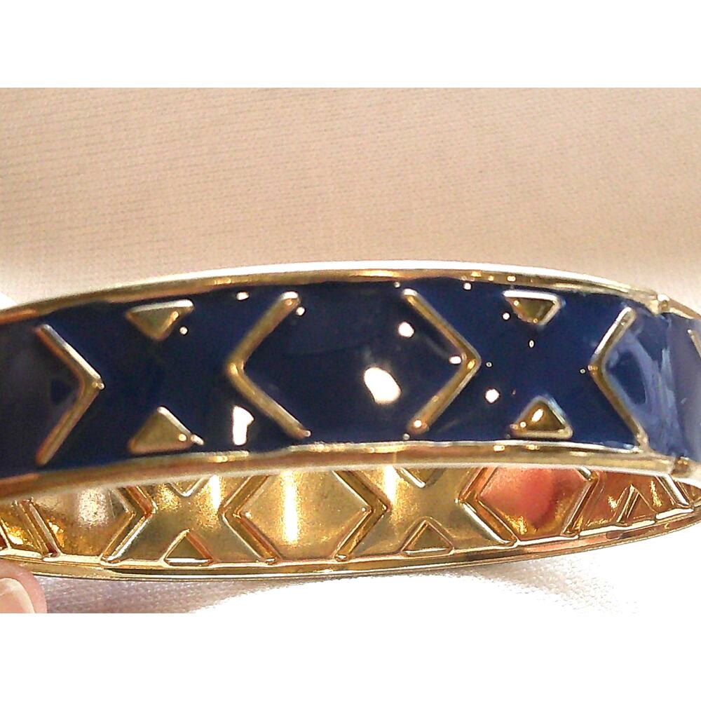 Vintage Silver Tone Periwinkle Blue Enamel Geometric X Pattern Bangle Bracelet